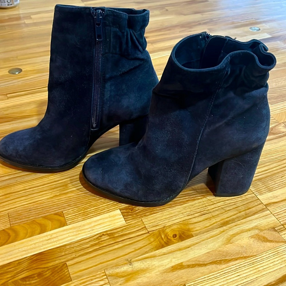 Arturo Chiang Blue Suede Ankle Boots